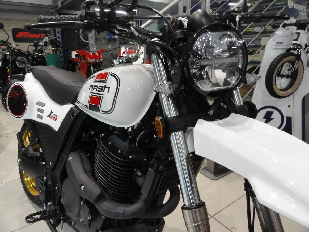 Mash Italia X-Ride 650 (2021 - 25) (3)