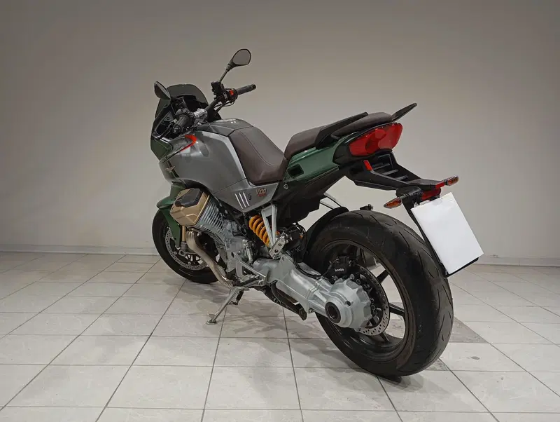 Moto Guzzi V100 Mandello (2022 - 24) (3)