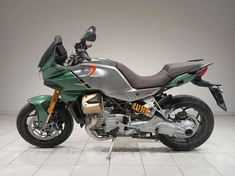 Moto Guzzi V100 Mandello (2022 - 24) (2)