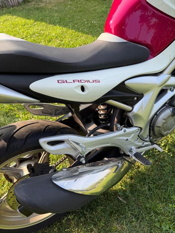 Suzuki Gladius 650 SFV (2009 - 15)