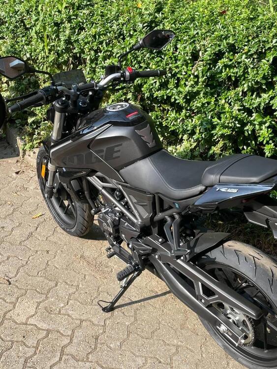 Voge Brivido 125R (2023 - 25) (2)