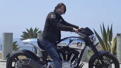 La ARCH da 120000 dollari di Keanu Reeves &egrave; stata vandalizzata (di nuovo)
