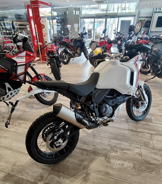 Ducati DesertX (2022 - 25) (2)
