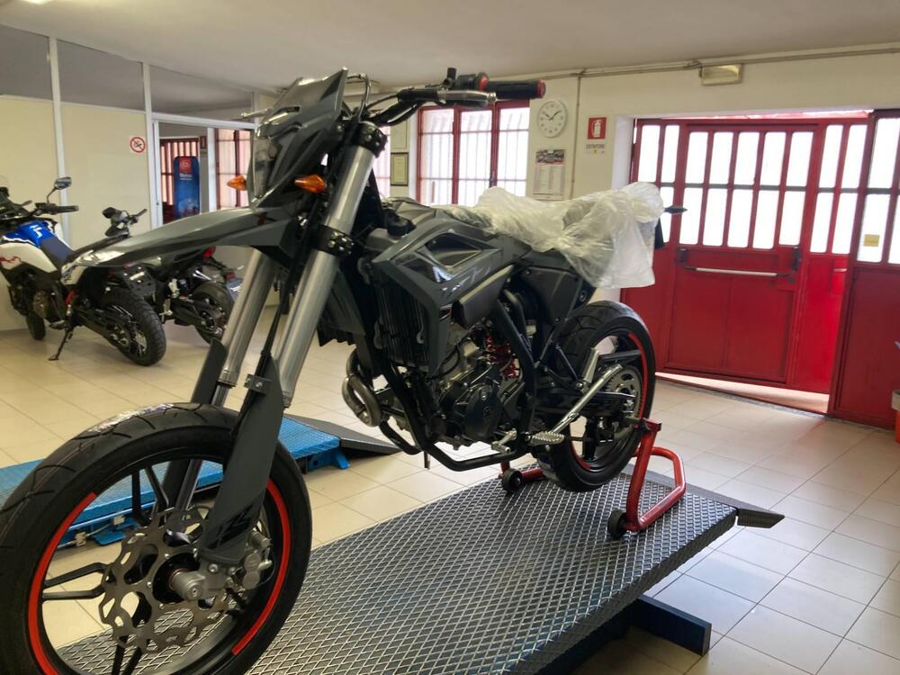 Betamotor RR 125 4T Motard T - X Special Edition (2025)