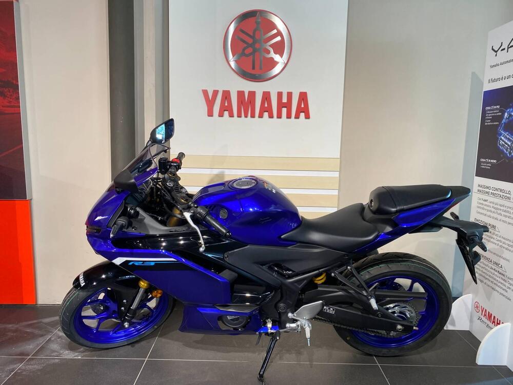 Yamaha YZF R3 (2025) (2)