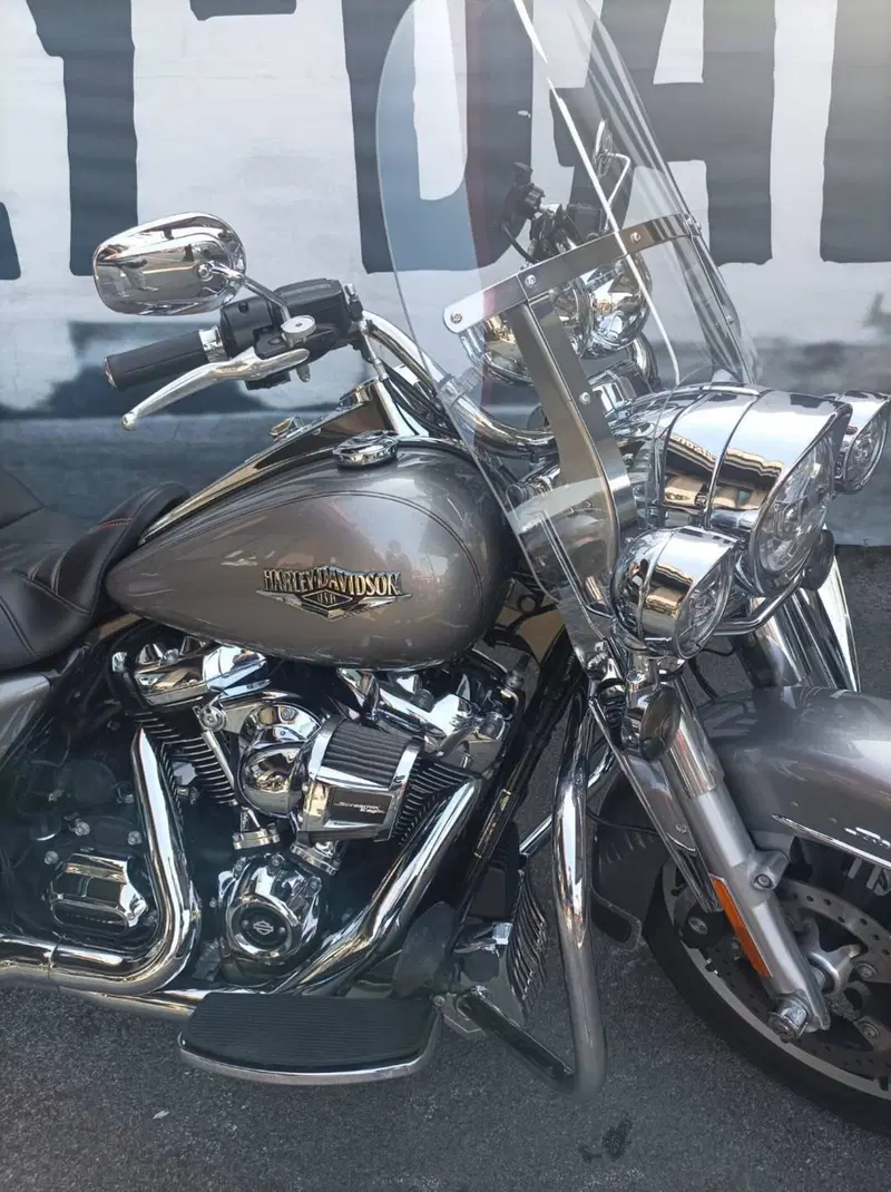 Harley-Davidson 107 Road King Classic (2017 - 18) - FLHRC (4)