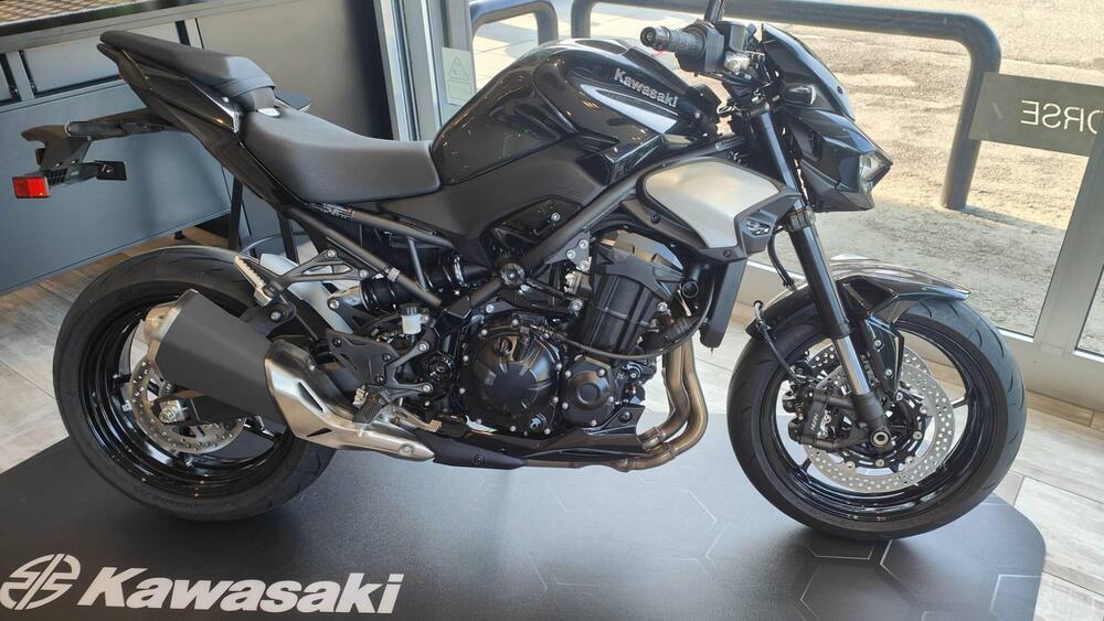 Kawasaki Z 900 (2025 - 26) (3)