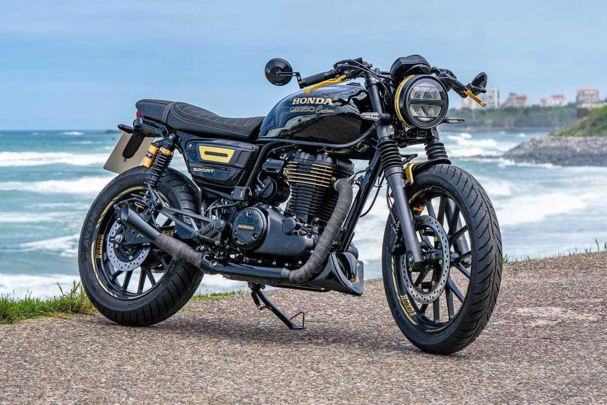 Honda Customs 2025: la GB350S si "trasforma" al festival Wheels and Waves [GALLERY] (3)