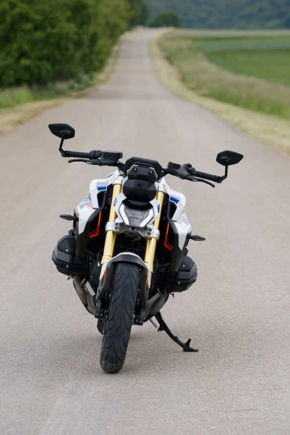 Perché la BMW R 1300 R mi ha deluso? Il TEST [VIDEO] (8)