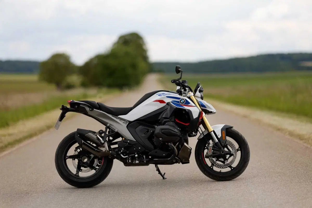 Perché la BMW R 1300 R mi ha deluso? Il TEST [VIDEO] (12)