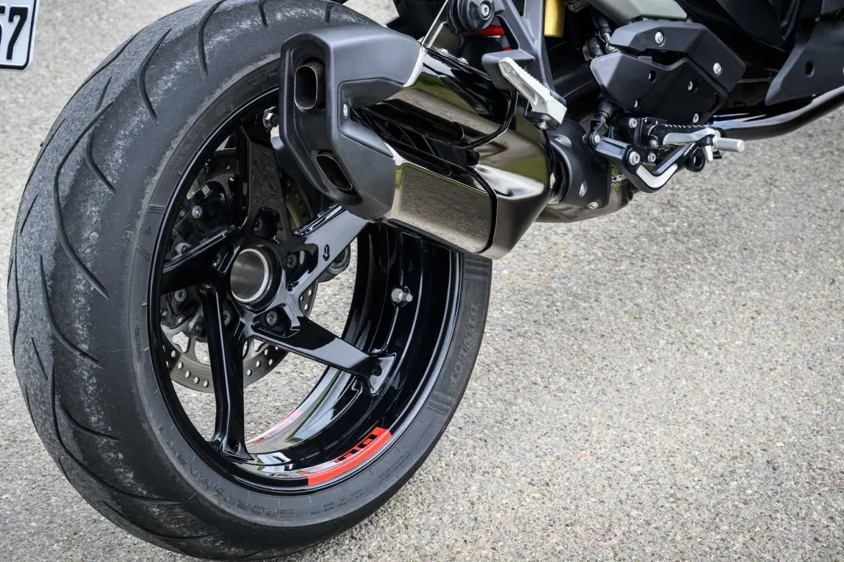 Perché la BMW R 1300 R mi ha deluso? Il TEST [VIDEO] (29)