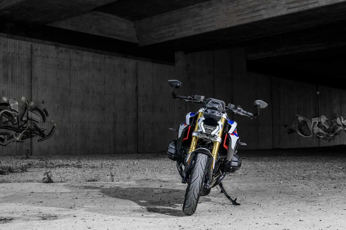 Perché la BMW R 1300 R mi ha deluso? Il TEST [VIDEO] (31)