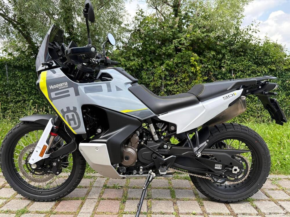 Husqvarna Norden 901 (2022 - 25)