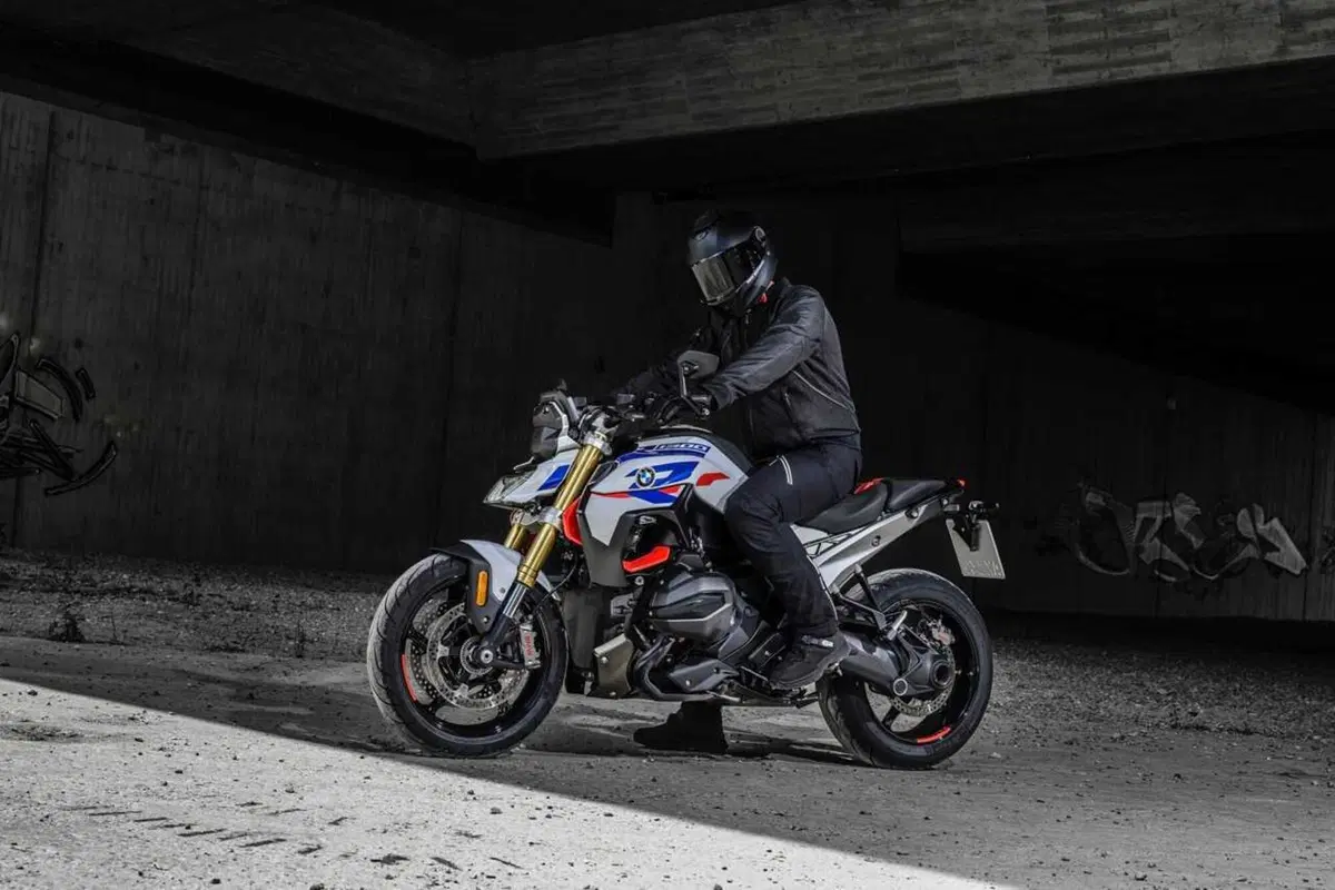 Perché la BMW R 1300 R mi ha deluso? Il TEST [VIDEO] (39)