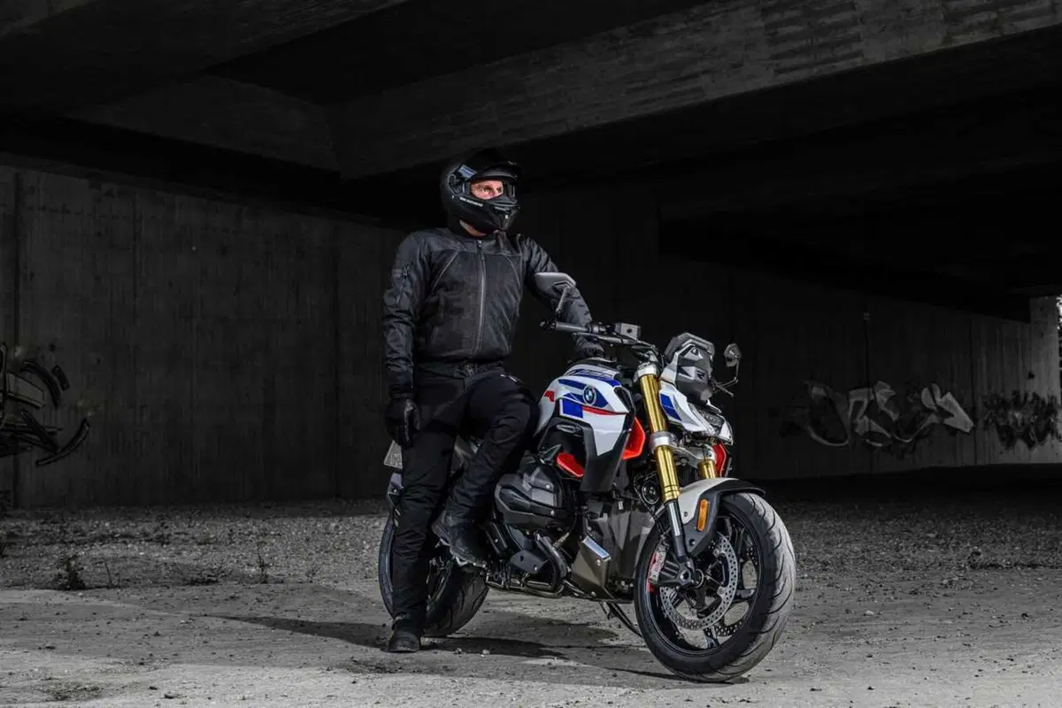 Perché la BMW R 1300 R mi ha deluso? Il TEST [VIDEO] (42)