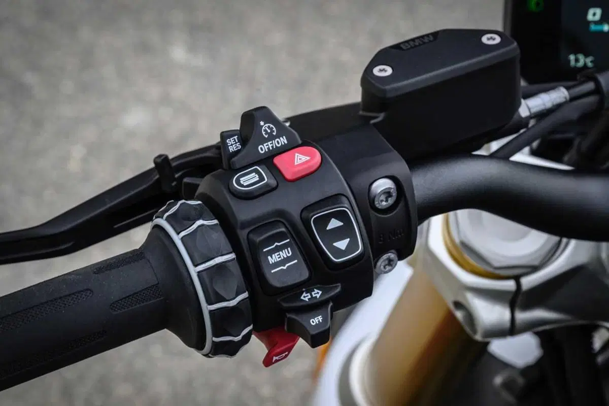 Perché la BMW R 1300 R mi ha deluso? Il TEST [VIDEO] (48)