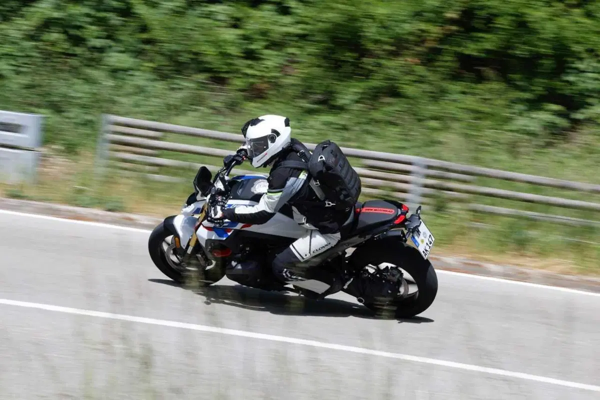 Perché la BMW R 1300 R mi ha deluso? Il TEST [VIDEO] (3)