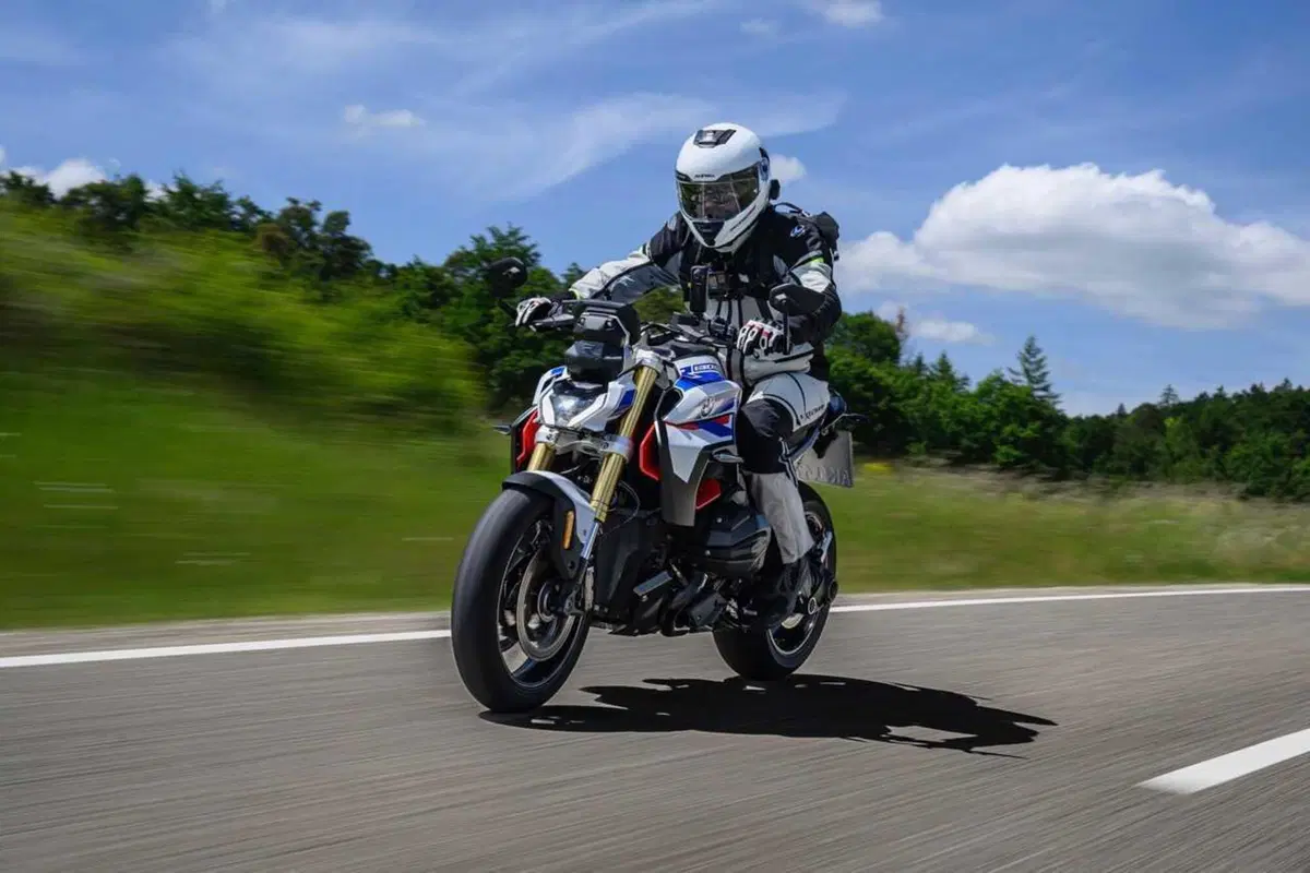 Perché la BMW R 1300 R mi ha deluso? Il TEST [VIDEO] (8)