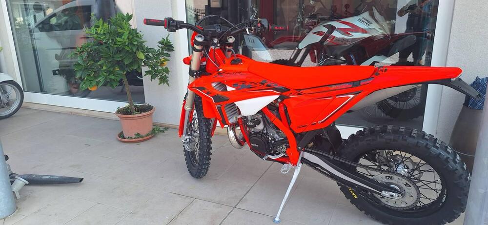 Betamotor RR X-PRO 300 2T Enduro (2026) (2)