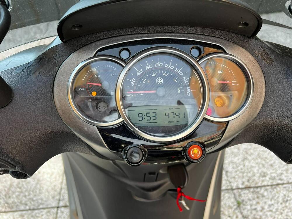 Piaggio Beverly 350 SportTouring ie ABS (2011 - 17) (4)