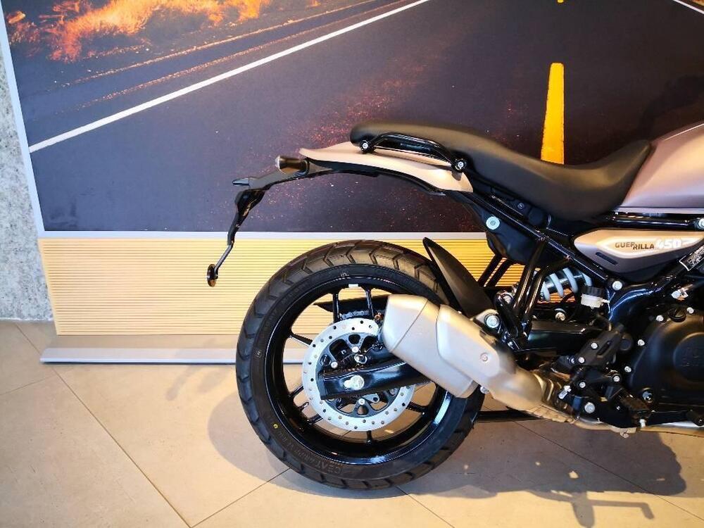 Royal Enfield Guerrilla 450 (2024 - 25) (4)