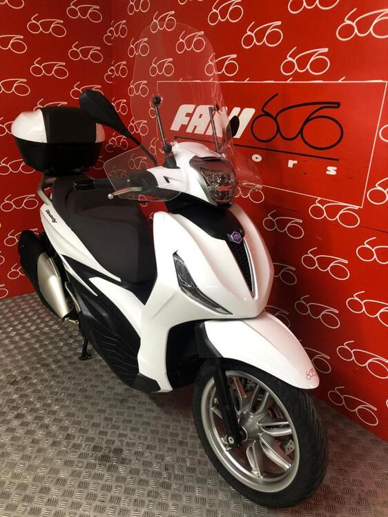 Piaggio Beverly 400 ABS-ASR (2021 - 24) (2)