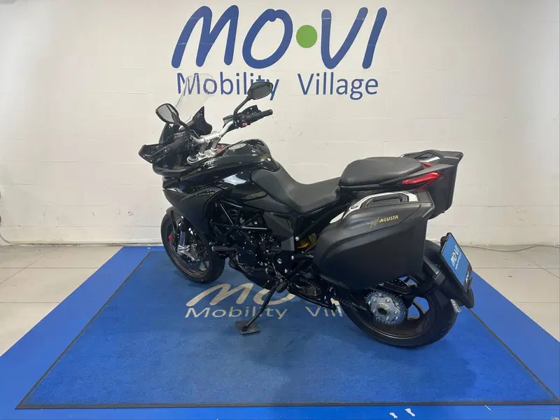 MV Agusta Turismo Veloce 800 Lusso SCS (2021 - 26) (4)