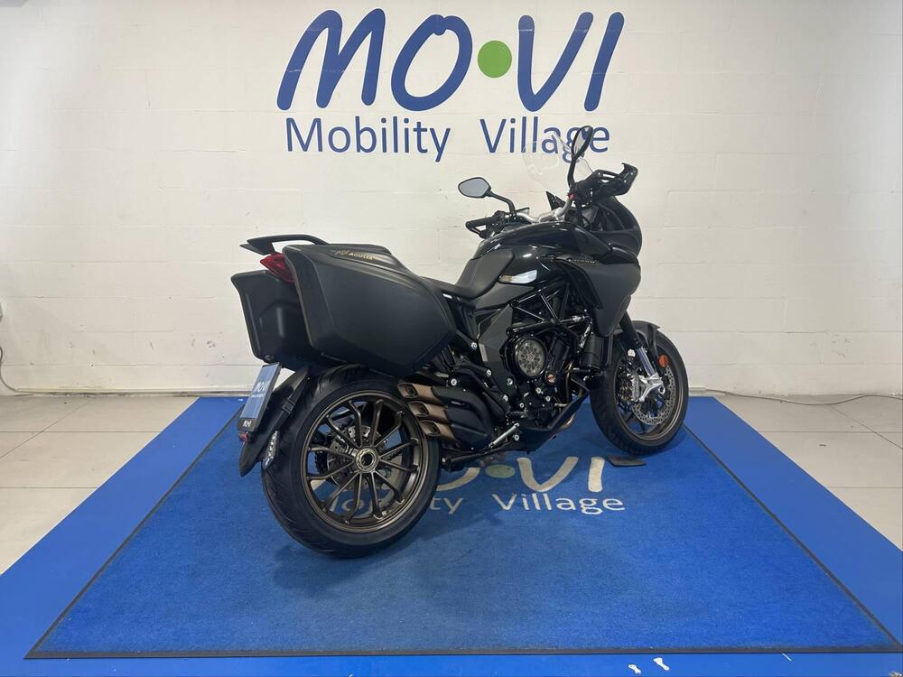 MV Agusta Turismo Veloce 800 Lusso SCS (2021 - 25) (2)