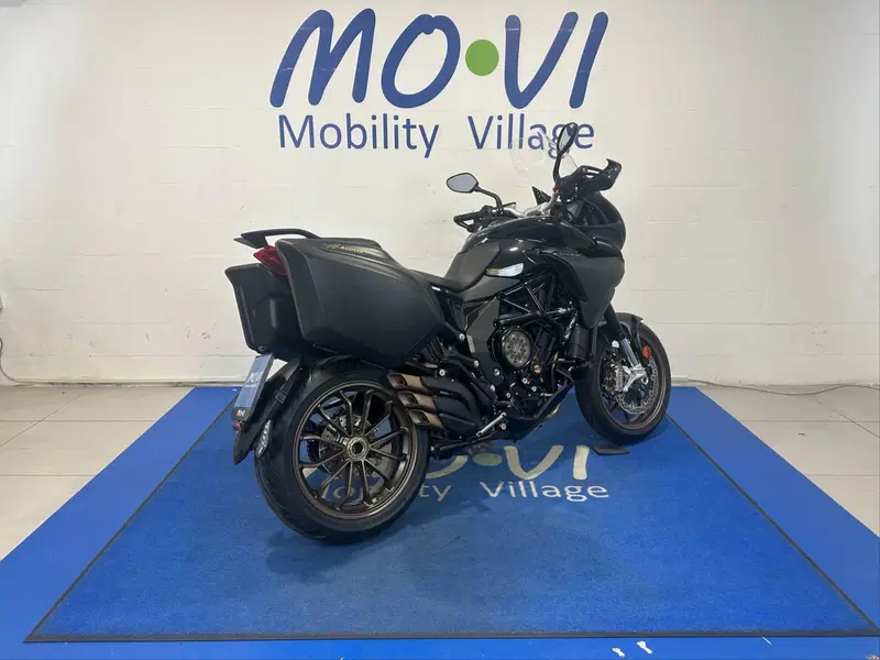 MV Agusta Turismo Veloce 800 Lusso SCS (2021 - 26) (2)