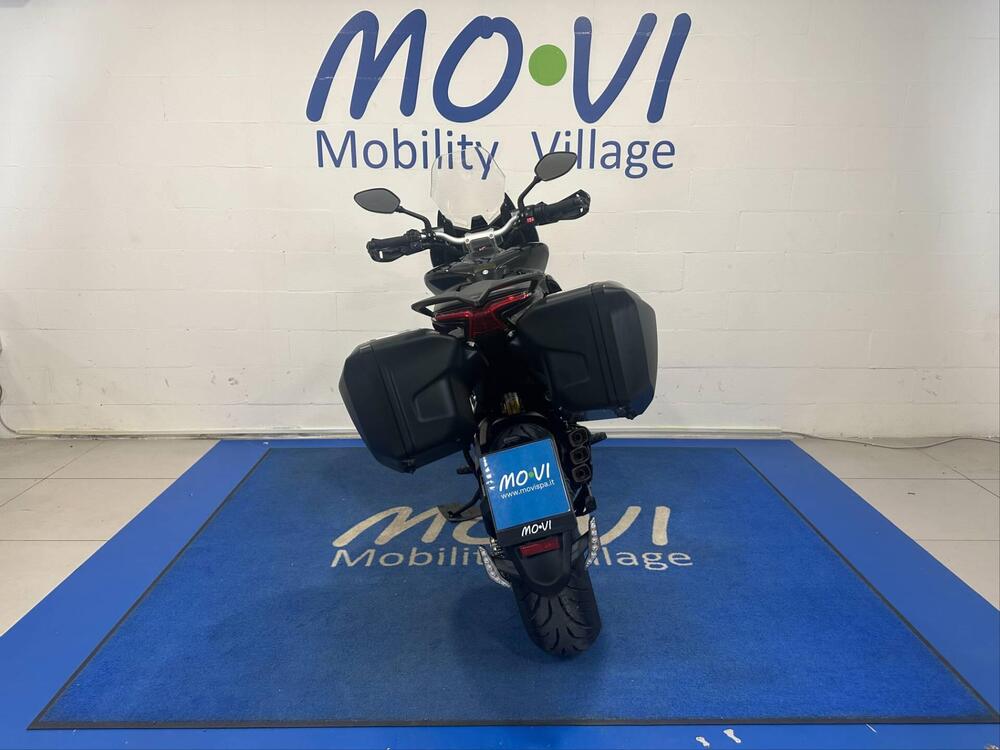 MV Agusta Turismo Veloce 800 Lusso SCS (2021 - 25) (3)