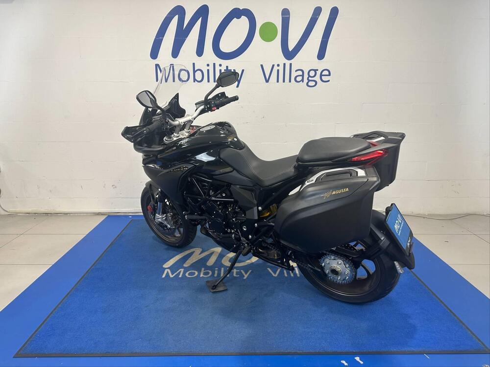 MV Agusta Turismo Veloce 800 Lusso SCS (2021 - 25) (4)