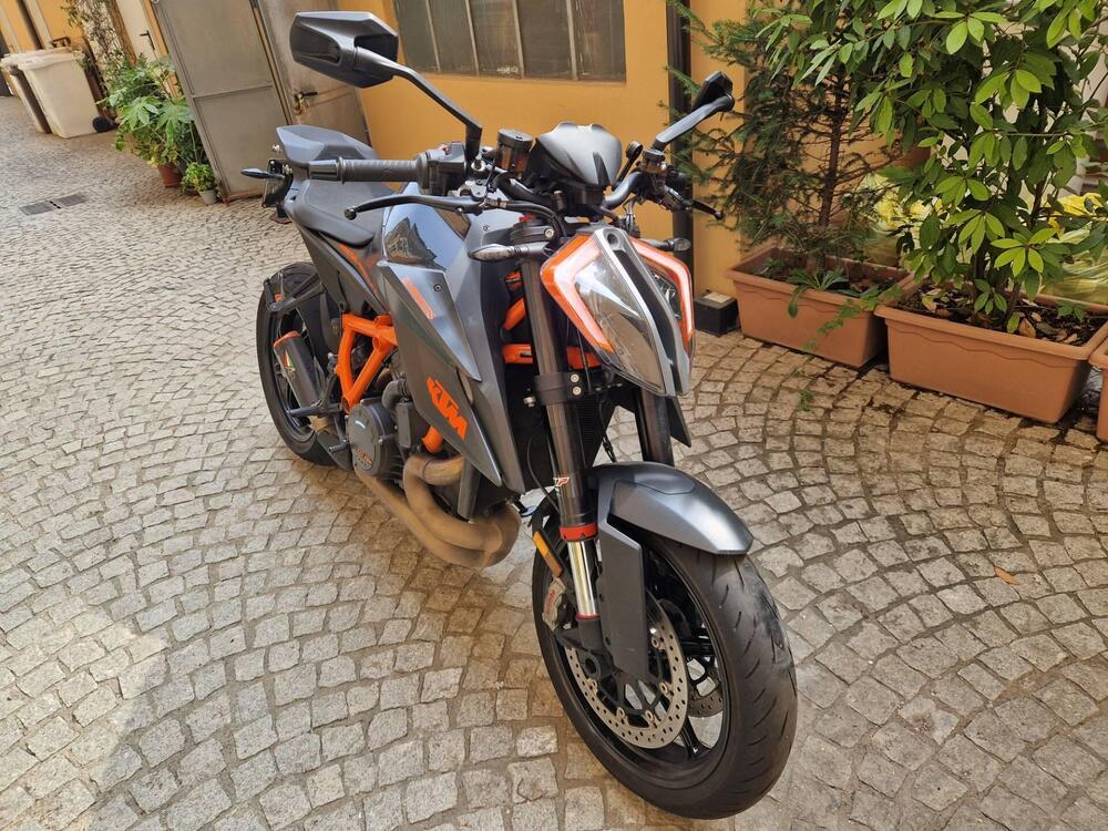 KTM 1290 Super Duke R (2020) (2)