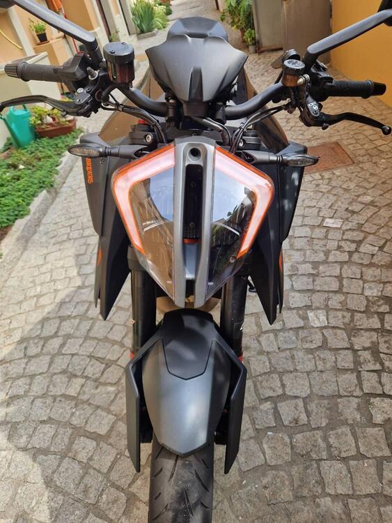 KTM 1290 Super Duke R (2020) (5)