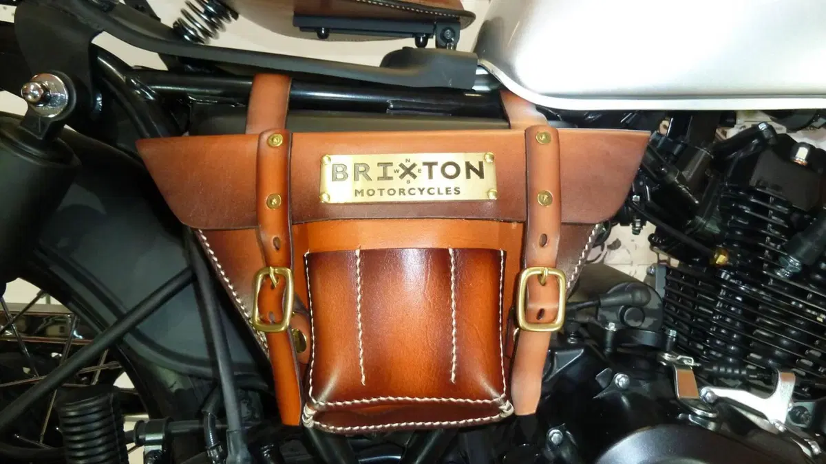 Brixton Motorcycles Rayburn 125 (2021 - 26) (2)