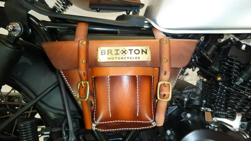 Brixton Motorcycles Rayburn 125 (2021 - 26) (2)