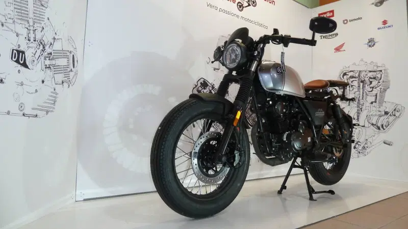 Brixton Motorcycles Rayburn 125 (2021 - 26) (10)