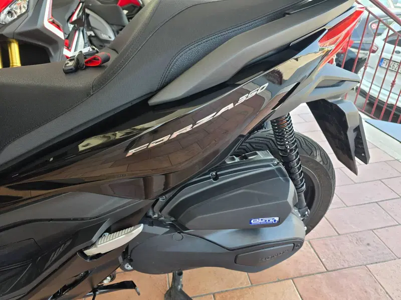 Honda Forza 350 (2025 - 26) (6)