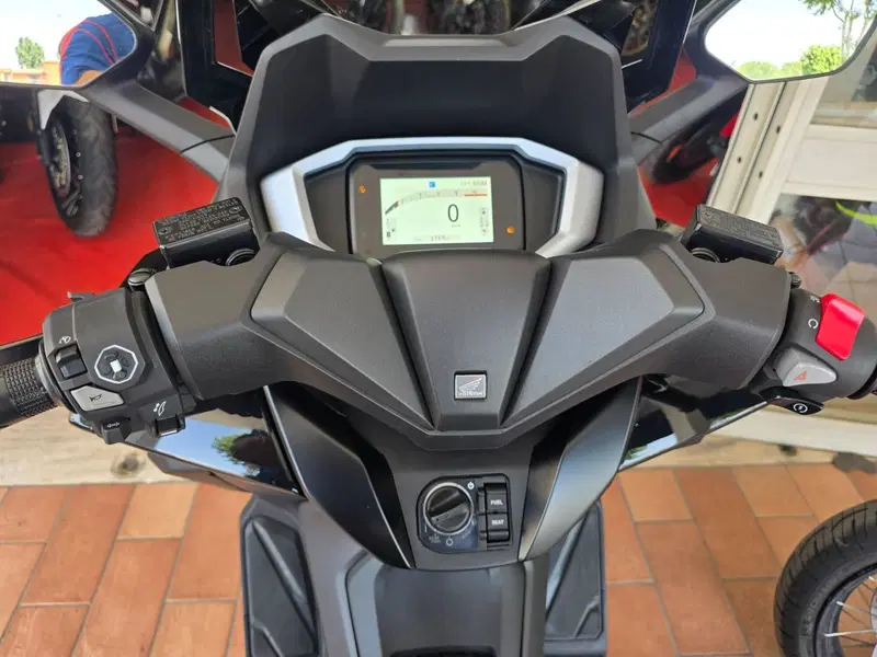 Honda Forza 350 (2025 - 26) (7)