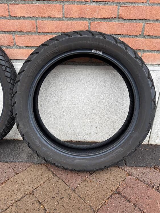 Treno Gomme Continental TKC 70
