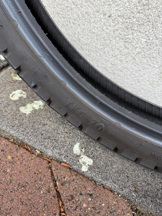 Treno Gomme Continental TKC 70 (3)