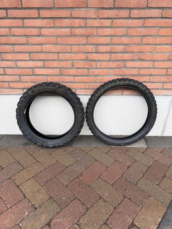 Treno gomme Metzeler Karoo 4