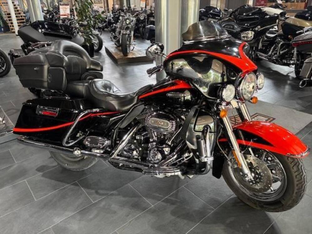 Harley-Davidson 1800 Electra Glide Ultra Classic (2005 - 06) - FLHTCUSE