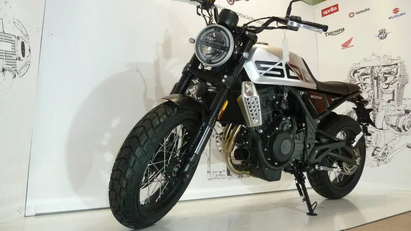 Brixton Motorcycles Crossfire 500 X (2021 - 26) (9)
