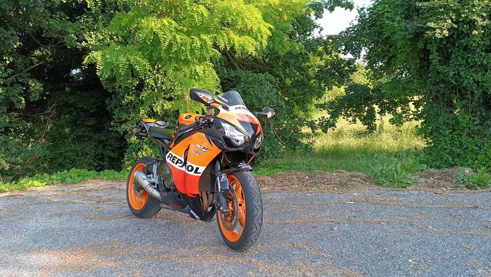 Honda CBR 1000 RR Fireblade (2008 - 11) (2)