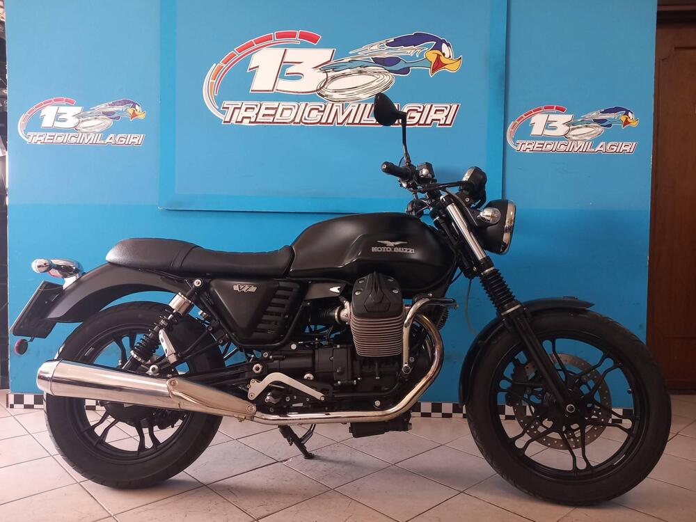 Moto Guzzi V7 II Stone (2015 - 17)