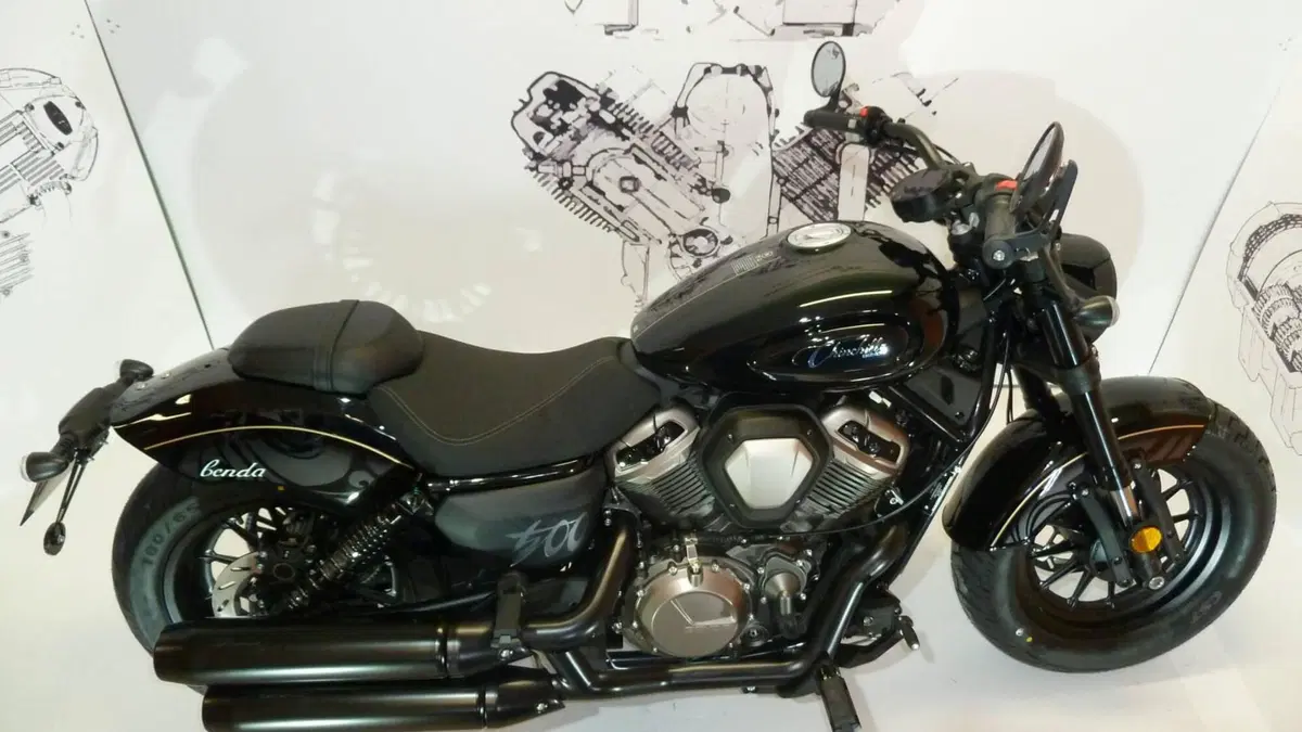 Benda Motorcycles Chinchilla 500 V2 (2025 - 26) (5)