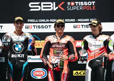 SBK 2025. Pole e record per Bulega a Misano