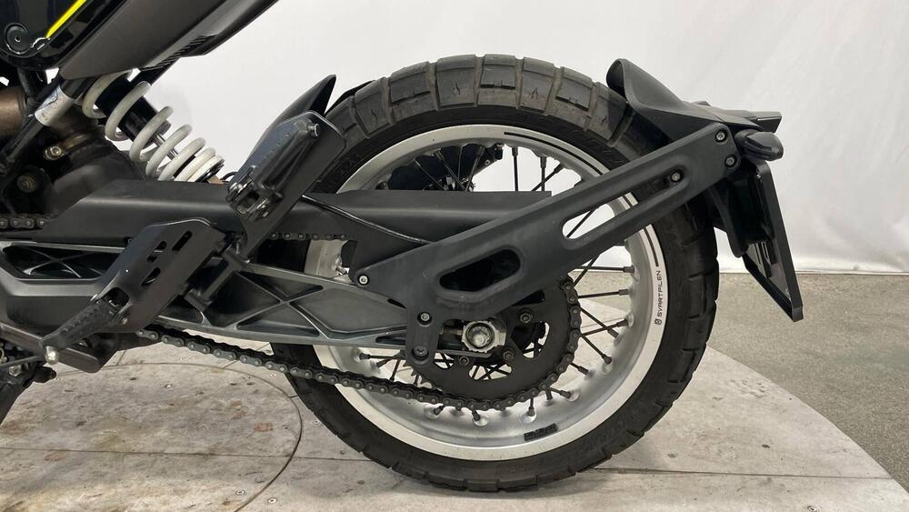 Husqvarna Svartpilen 401 (2018 - 19) (5)