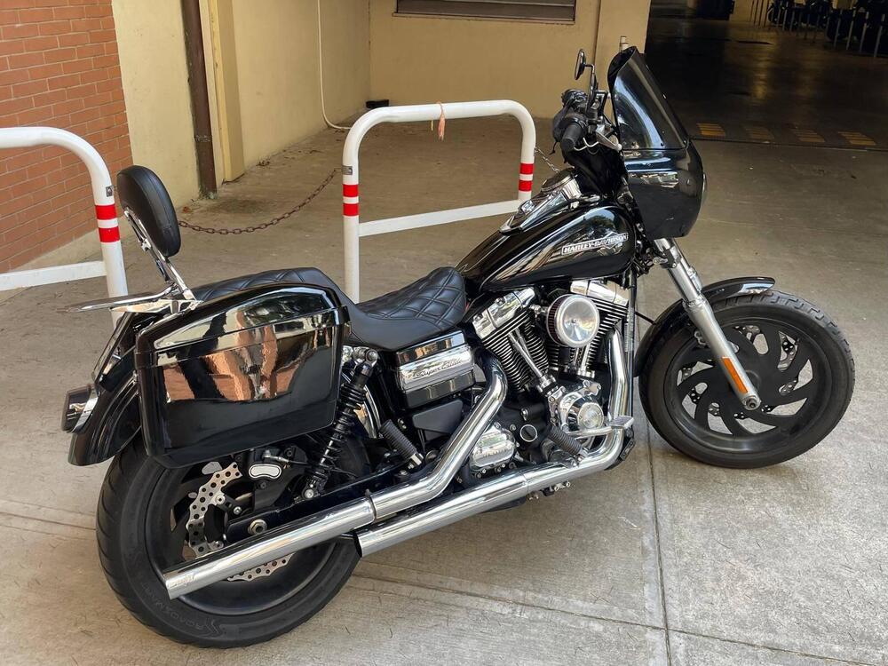 Harley-Davidson 1584 Super Glide Custom (2008 - 13) - FXDC (2)