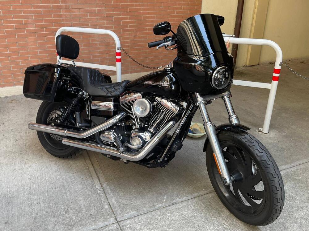 Harley-Davidson 1584 Super Glide Custom (2008 - 13) - FXDC